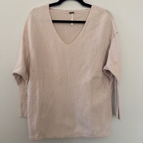 Free People Sweater Womens XS Pink Oversized Wool Blend Dolman Sleeve V Neck - Picture 1 of 9